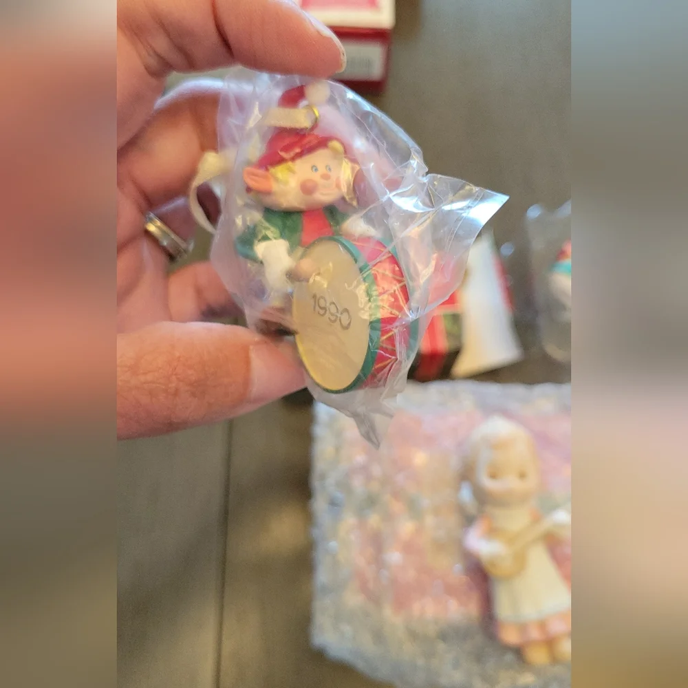 Lot Of 10 Assorted Christmas Ornaments